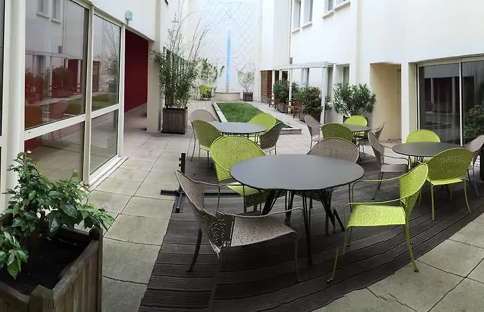 Orion Haussman Aparthotel