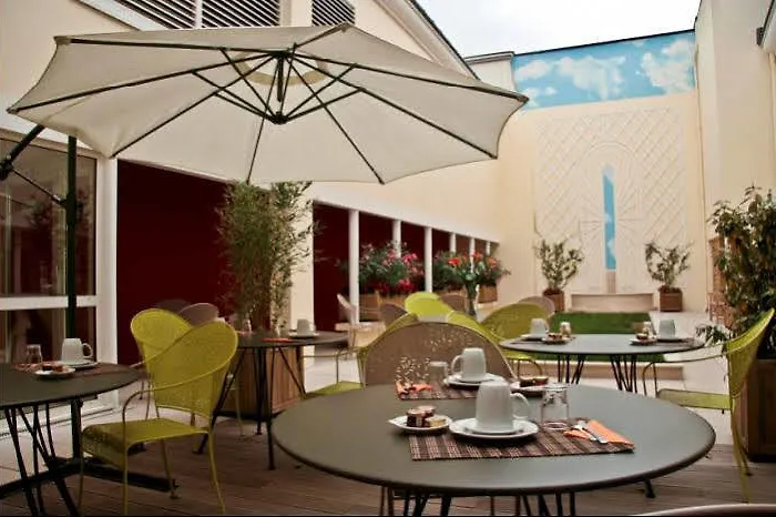 Orion Haussman Aparthotel 3*