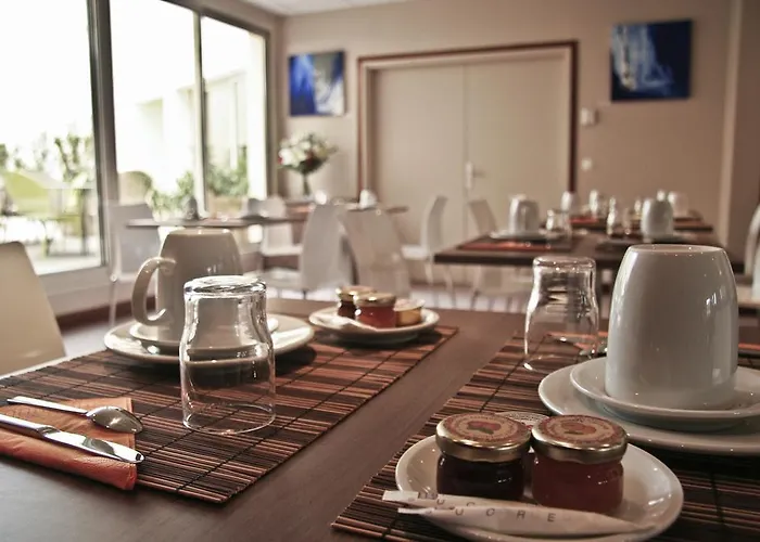 Orion Haussman Apartahotel