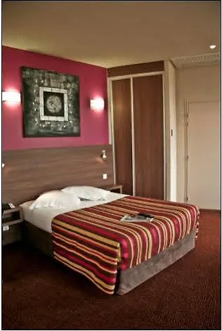 Orion Haussman 3*