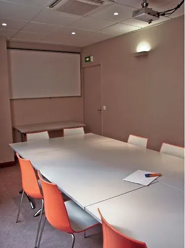 Orion Haussman Apartahotel